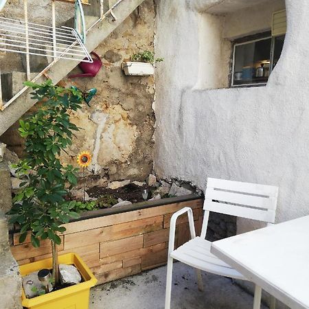 Charmant Appartement En Centre-Ville Medieval Gigean Ngoại thất bức ảnh