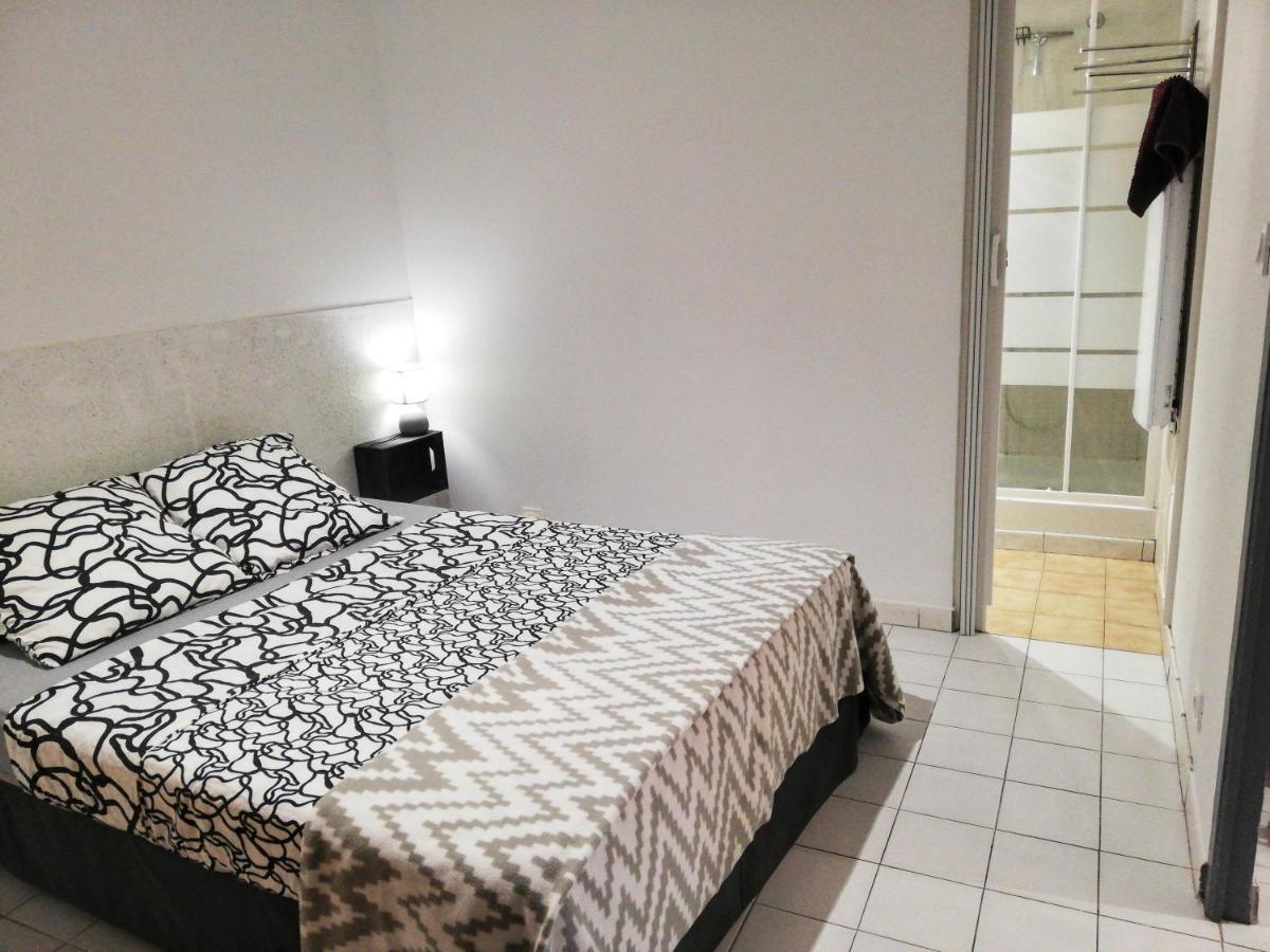 Charmant Appartement En Centre-Ville Medieval Gigean Ngoại thất bức ảnh