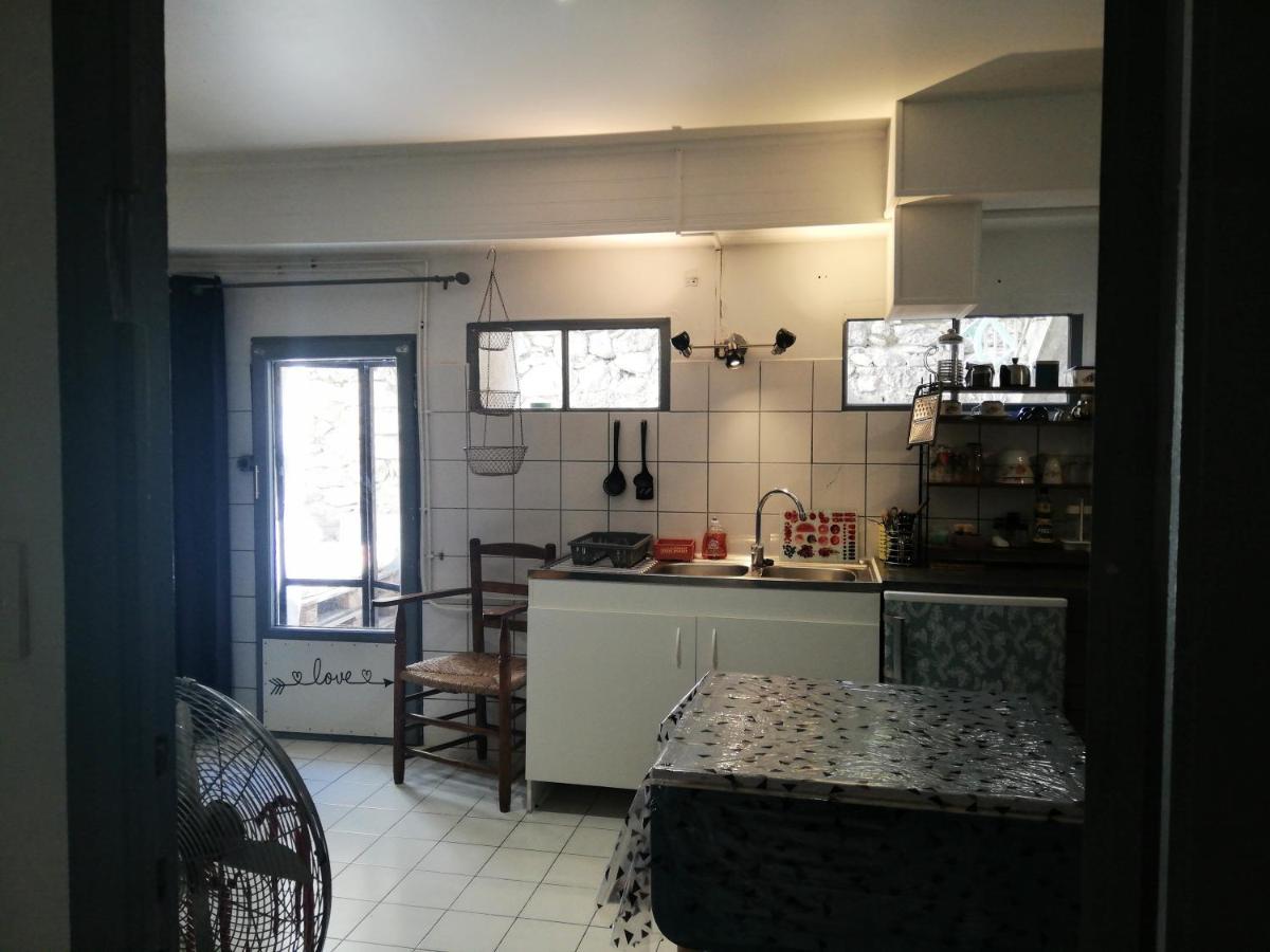 Charmant Appartement En Centre-Ville Medieval Gigean Ngoại thất bức ảnh